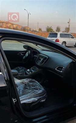 کرایسلەر 200